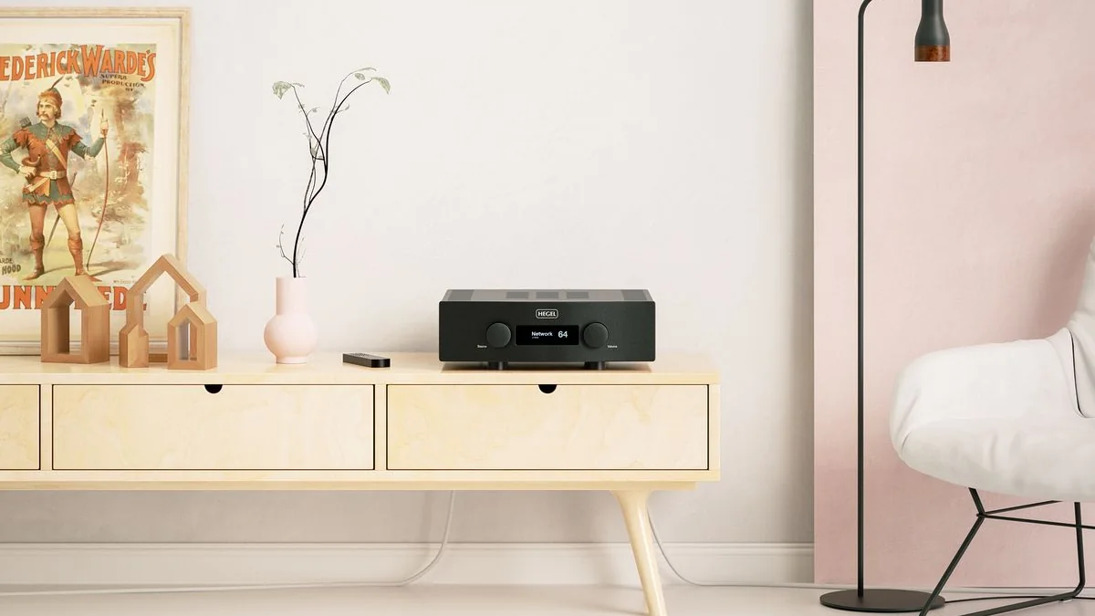 Amplificador estéreo de alta performance utilizado para alimentar caixas acústicas